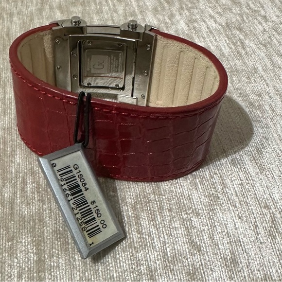 Gc Guess Collection Red Leather Signature Watch. - Picture 8 of 9